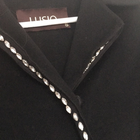 Black coat - Picture 2 of 2